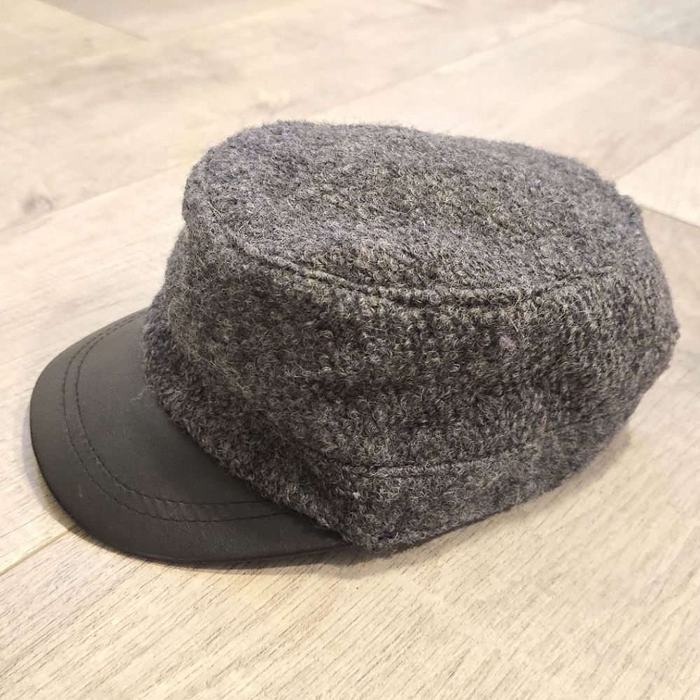 August company Wool blend Gray Skipper Hat with faux leather trim Unisex